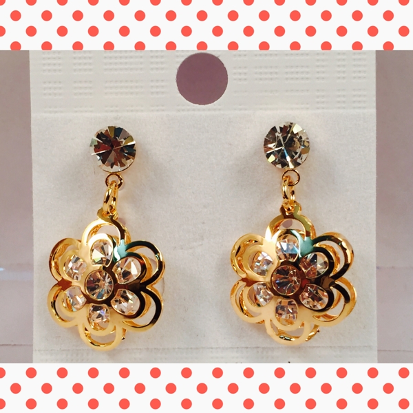 flower shaped crystal earrings