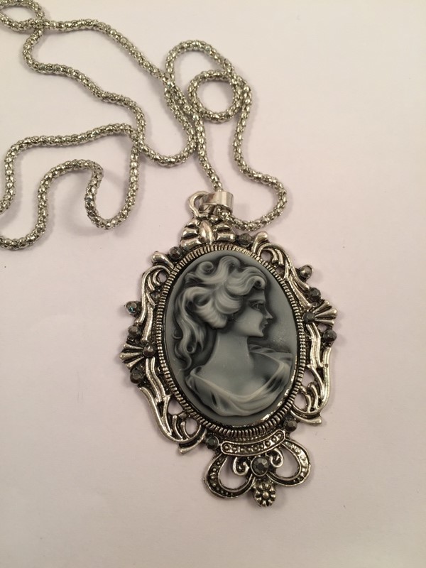 Queen engraved black shaded pendant long chain