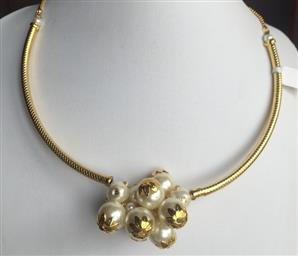 Gold toned pearl cluster chic necklace