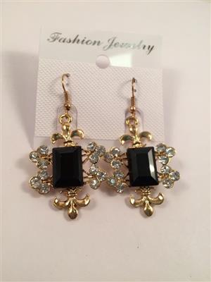 Beautiful traditional earrings with black square rich and shiney look