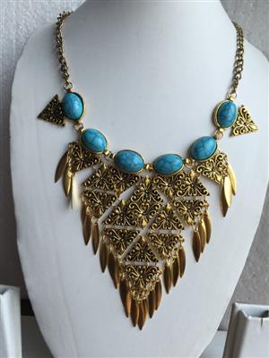 Bohemian Retro style chunky golden toned and blue turqiose vintage necklace